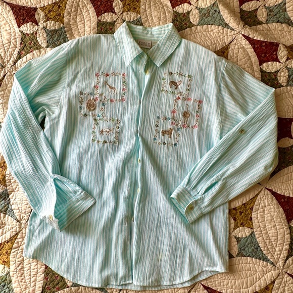 Blue and white striped whimsical button-up shirt with embroidered animals Size S - Picture 2 of 4